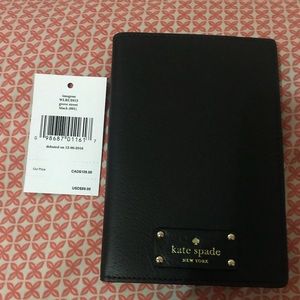 NWT Kate Spade passport holder